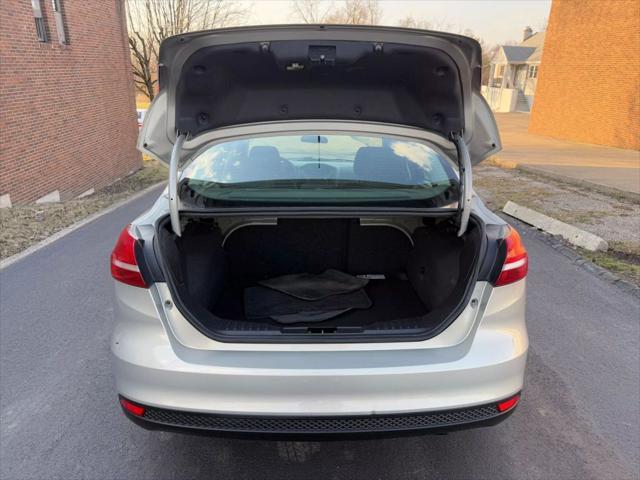 Photo of 2015 Gray Ford Focus