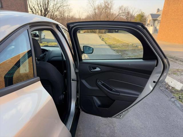 Photo of 2015 Gray Ford Focus