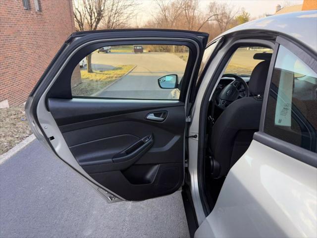 Photo of 2015 Gray Ford Focus