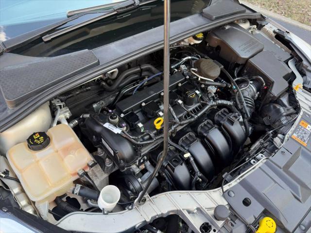 Photo of 2015 Gray Ford Focus
