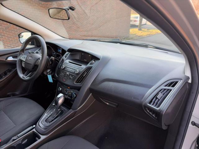 Photo of 2015 Gray Ford Focus