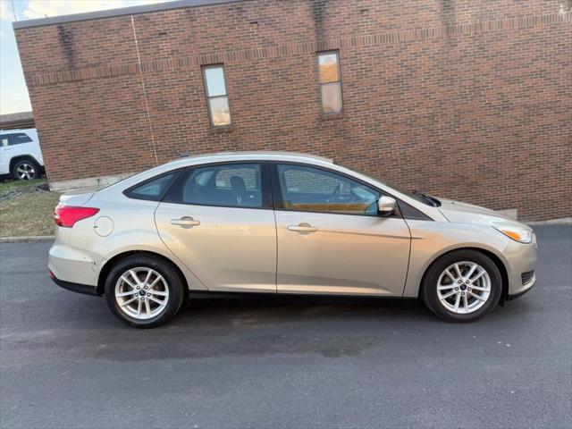 Photo of 2015 Gray Ford Focus