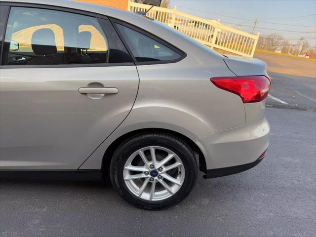 Photo of 2015 Gray Ford Focus