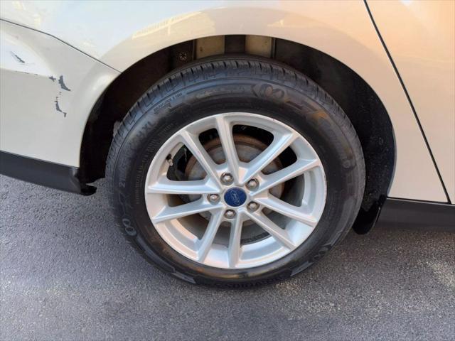 Photo of 2015 Gray Ford Focus