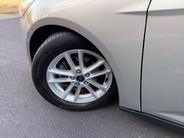 Photo of 2015 Gray Ford Focus