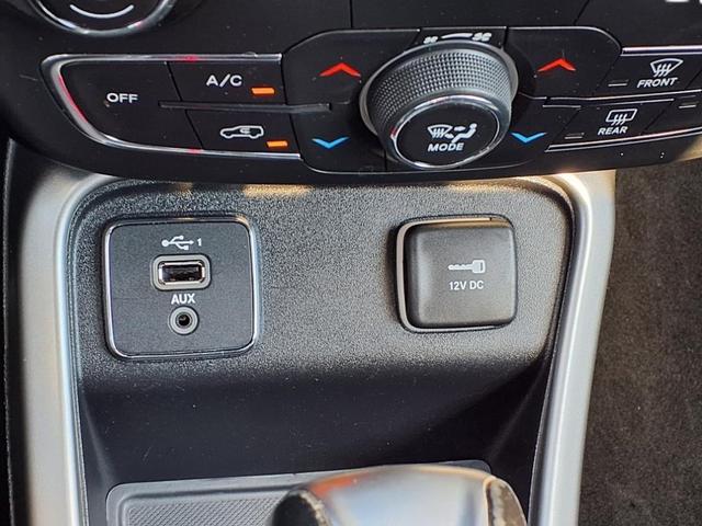 Photo of 2020 Diamond Black Crystal Pearlcoat Jeep Compass