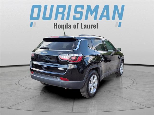 Photo of 2020 Diamond Black Crystal Pearlcoat Jeep Compass