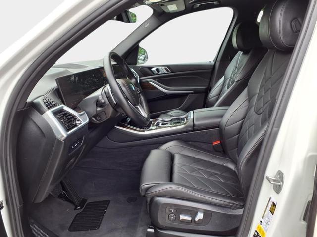 Photo of 2024 Alpine White BMW X5