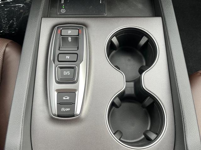 Photo of 2025 Platinum White Pearl Honda Ridgeline