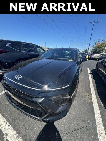 Photo of 2024 Black Hyundai SONATA