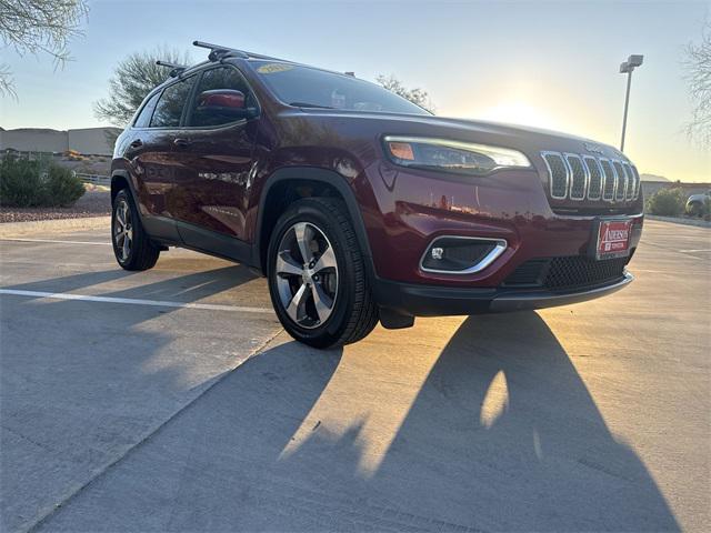 Photo of 2019 Velvet Red Pearlcoat Jeep Cherokee