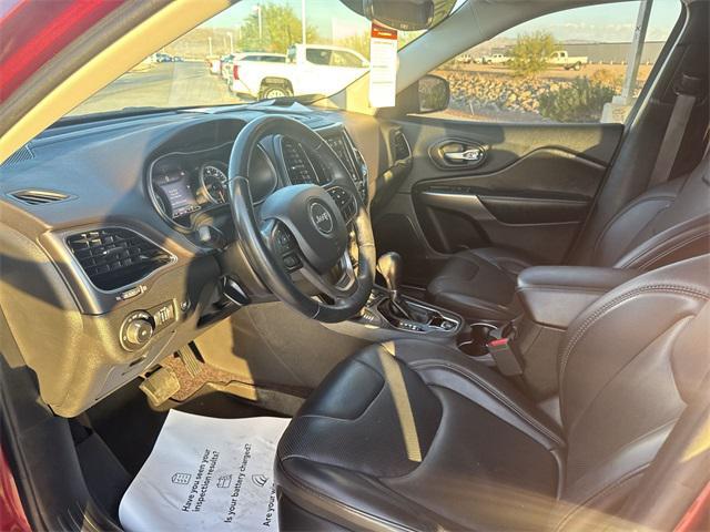 Photo of 2019 Velvet Red Pearlcoat Jeep Cherokee
