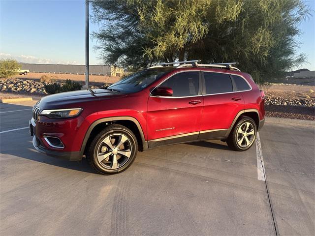 Photo of 2019 Velvet Red Pearlcoat Jeep Cherokee
