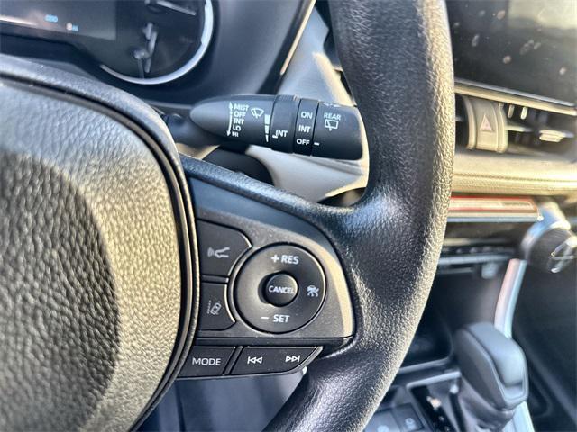 Photo of 2025 Ice Cap Toyota RAV4