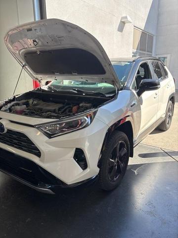 Photo of 2020 Blizzard Pearl w/Midnight Black Roof Toyota RAV4 Hybrid