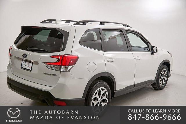 Photo of 2023 Crystal White Pearl Subaru Forester