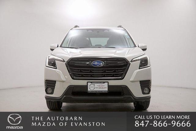 Photo of 2023 Crystal White Pearl Subaru Forester