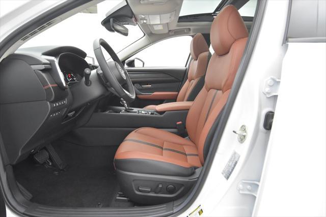 Photo of 2025 wind chill pearl Mazda CX-50