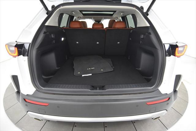 Photo of 2025 wind chill pearl Mazda CX-50