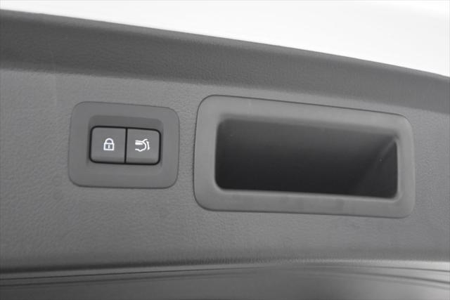 Photo of 2025 wind chill pearl Mazda CX-50