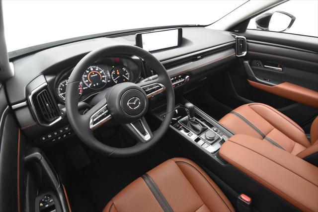 Photo of 2025 wind chill pearl Mazda CX-50