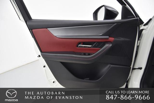 Photo of 2025 Rhodium White Premium Mazda CX-70 PHEV