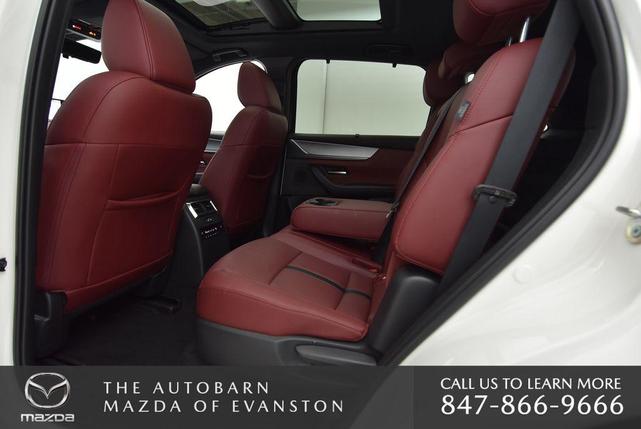 Photo of 2025 Rhodium White Premium Mazda CX-70 PHEV