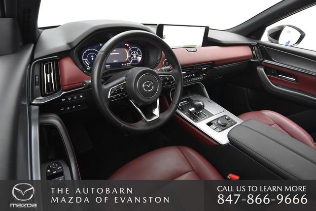 Photo of 2025 Rhodium White Premium Mazda CX-70 PHEV