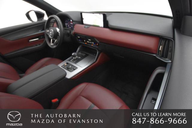 Photo of 2025 Rhodium White Premium Mazda CX-70 PHEV