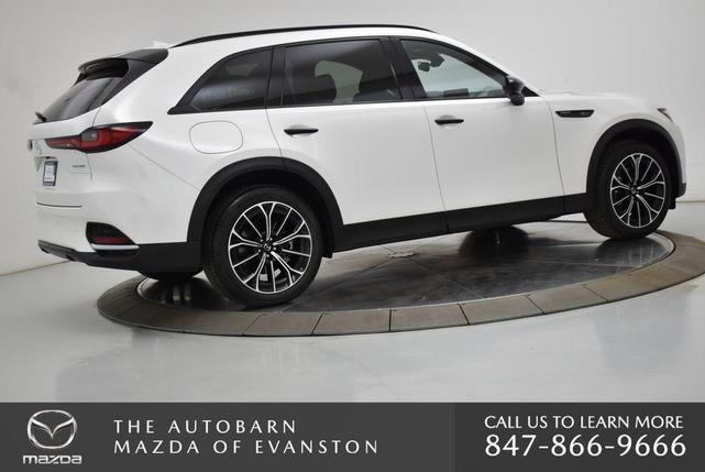 Photo of 2025 Rhodium White Premium Mazda CX-70 PHEV