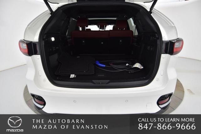 Photo of 2025 Rhodium White Premium Mazda CX-70 PHEV