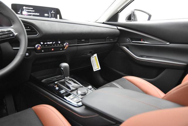 Photo of 2025 Zircon Sand Metallic Mazda CX-30