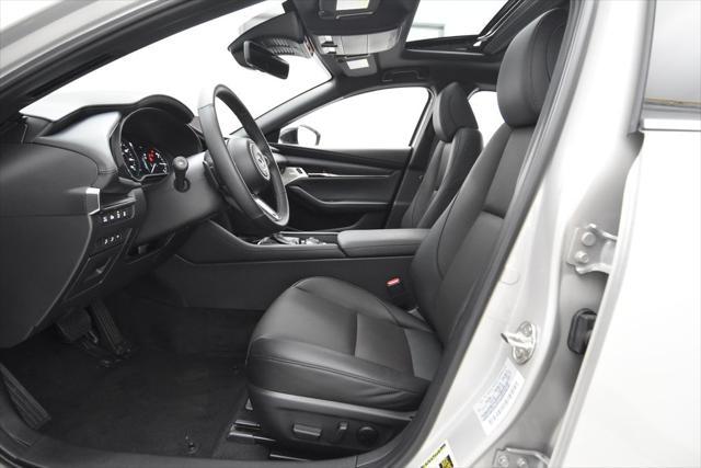 Photo of 2025 Platinum Quartz Metallic Mazda Mazda3