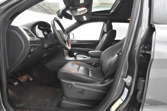 Photo of 2015 Granite Crystal Metallic Clearcoat Jeep Grand Cherokee