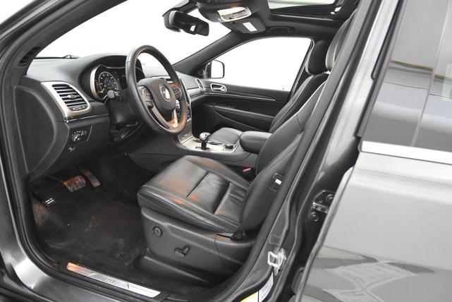 Photo of 2015 Granite Crystal Metallic Clearcoat Jeep Grand Cherokee