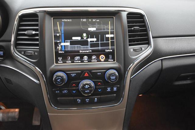 Photo of 2015 Granite Crystal Metallic Clearcoat Jeep Grand Cherokee