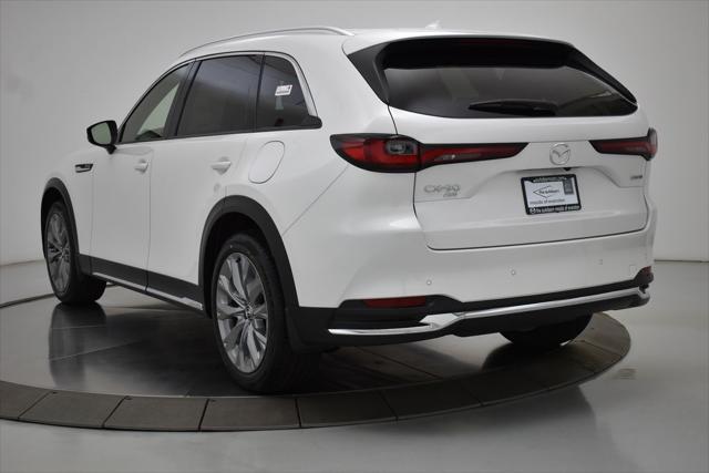 Photo of 2025 Rhodium White Premium Mazda CX-90