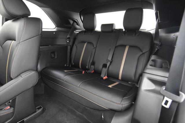 Photo of 2025 Rhodium White Premium Mazda CX-90