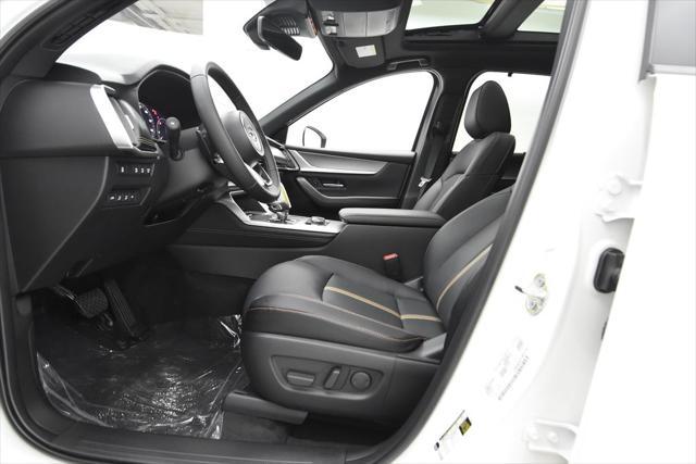 Photo of 2025 Rhodium White Premium Mazda CX-90