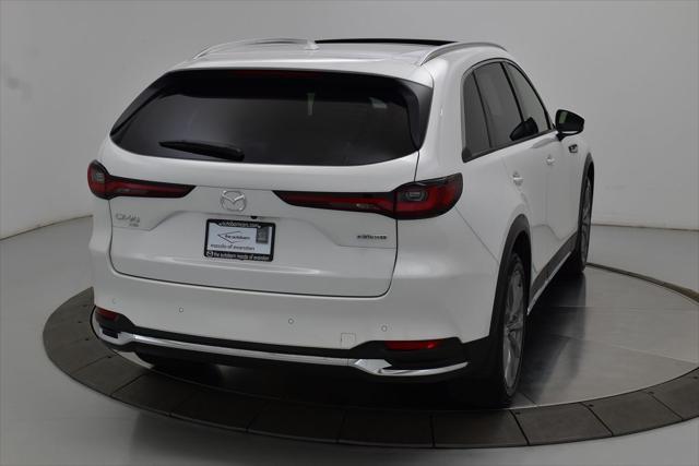 Photo of 2025 Rhodium White Premium Mazda CX-90