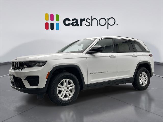 Photo of 2023 Bright White Clearcoat Jeep Grand Cherokee