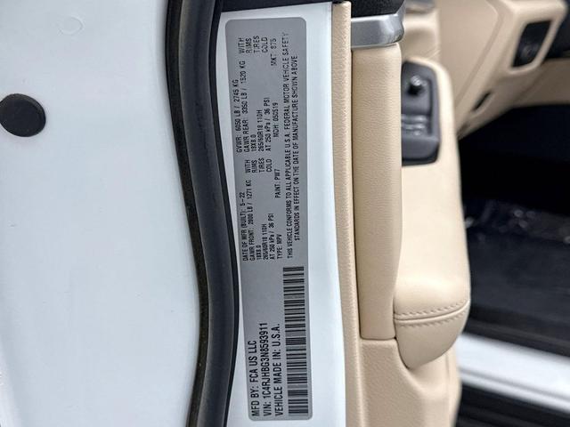 Photo of 2022 Bright White Clearcoat Jeep Grand Cherokee