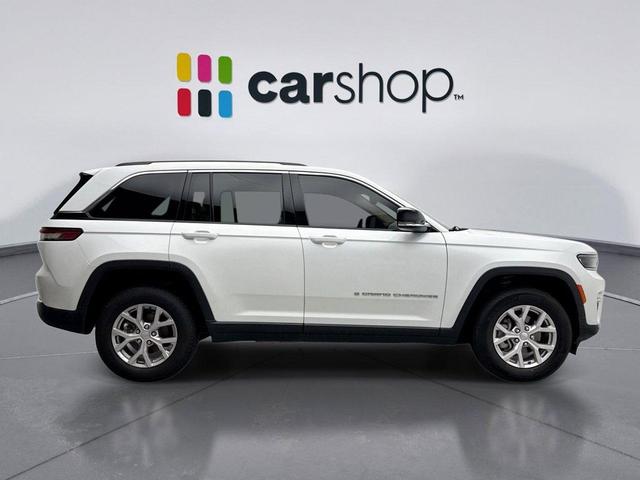 Photo of 2022 Bright White Clearcoat Jeep Grand Cherokee