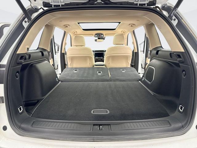 Photo of 2022 Bright White Clearcoat Jeep Grand Cherokee