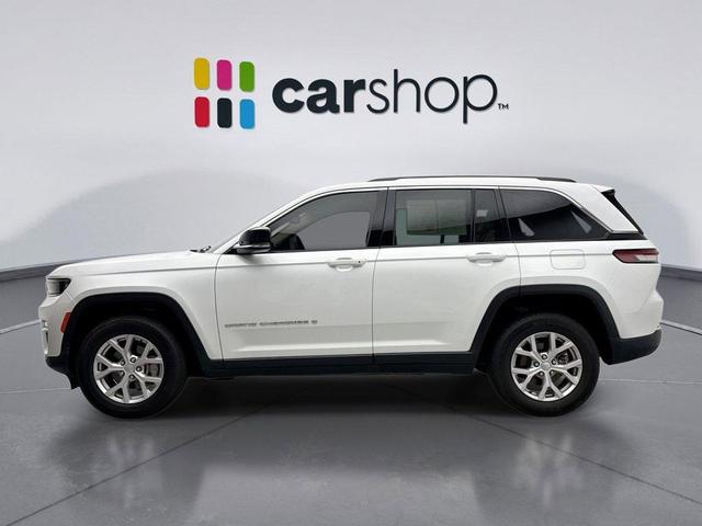 Photo of 2022 Bright White Clearcoat Jeep Grand Cherokee