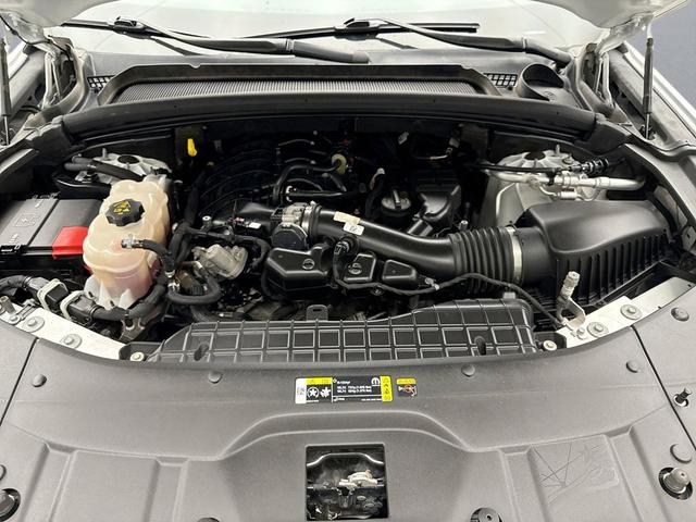 Photo of 2022 Bright White Clearcoat Jeep Grand Cherokee