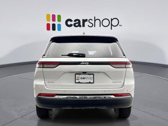 Photo of 2022 Bright White Clearcoat Jeep Grand Cherokee
