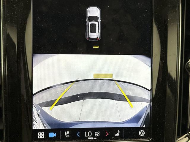 Photo of 2024 Denim Blue Metallic Volvo XC60