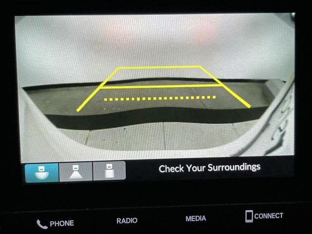 Photo of 2023 Platinum White Honda CR-V Hybrid