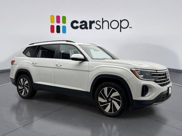 Photo of 2024 Pure White Volkswagen Atlas